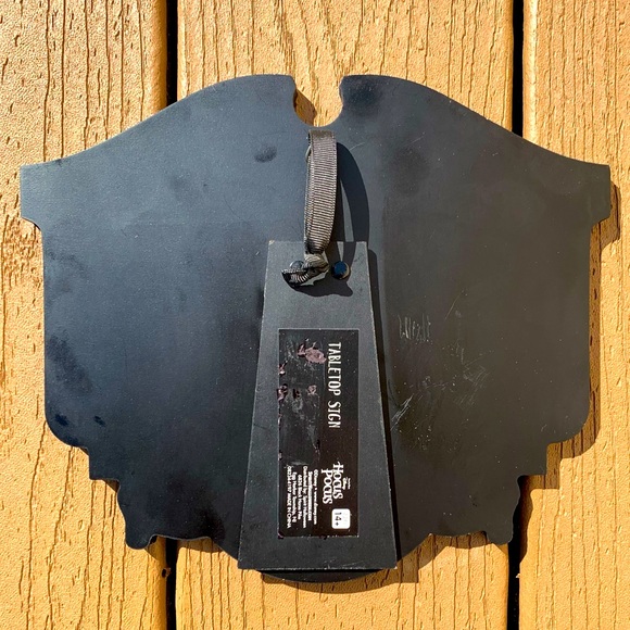 DISNEY NATIONAL HISTORICAL SITE THE SANDERSON MUSEUM OF WITCHCRAFT TABLETOP SIGN - Picture 2 of 4